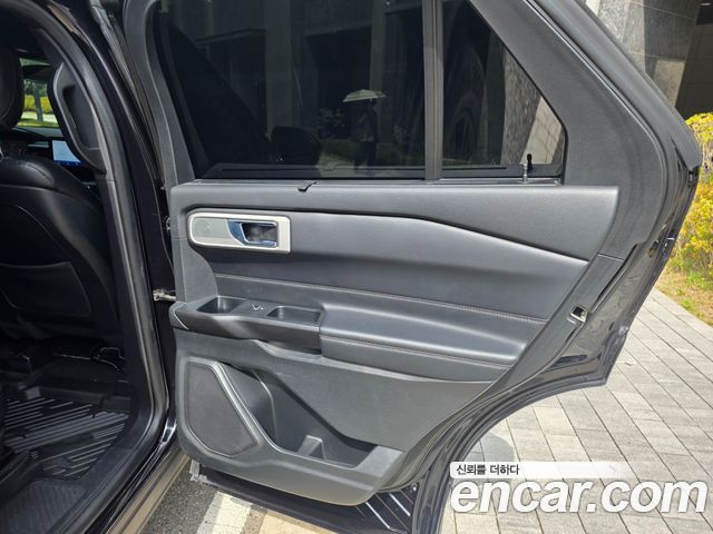Ford Explorer 2020 — photo 19