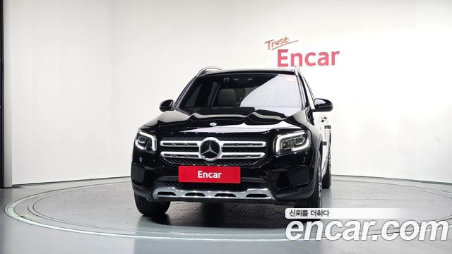 Mercedes-Benz GLB-Class 2023 — photo 3