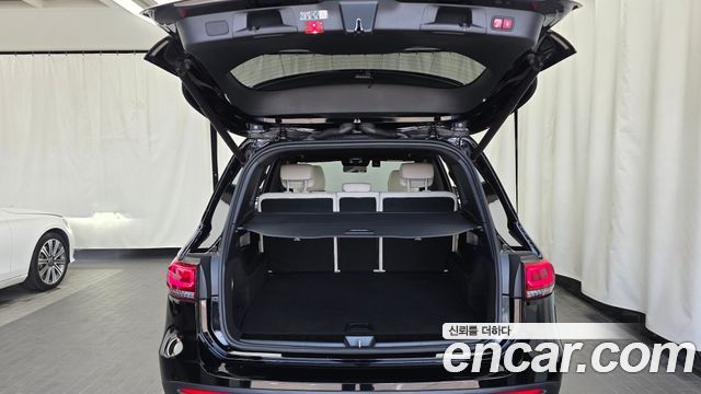Mercedes-Benz GLB-Class 2023 — photo 26