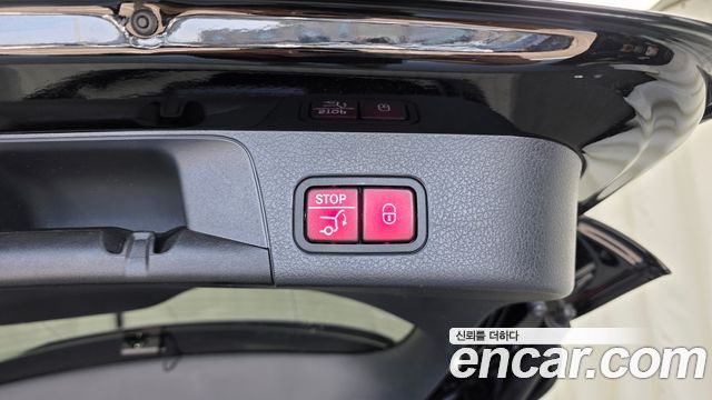 Mercedes-Benz GLB-Class 2023 — photo 29