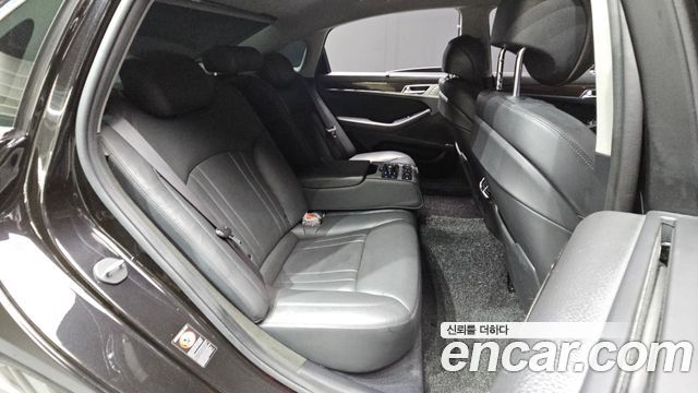 Genesis G80 2019 — photo 11
