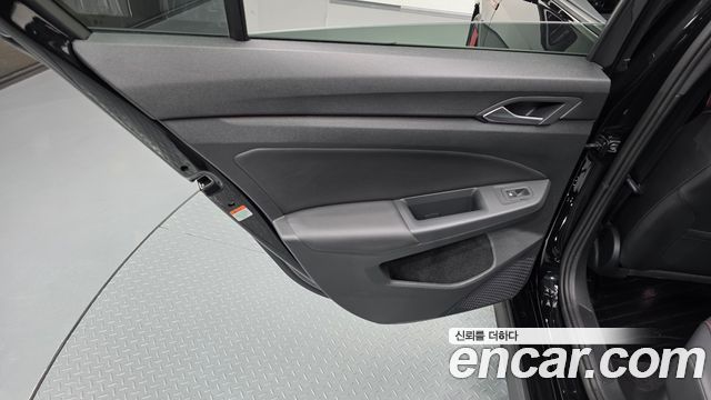 Volkswagen Golf 2024 — photo 15