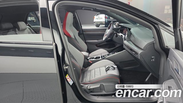 Volkswagen Golf 2024 — photo 16