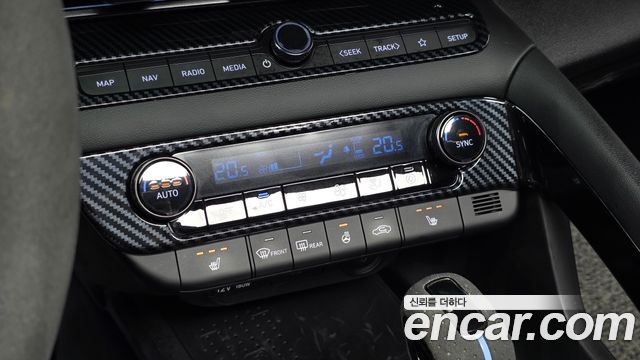 Hyundai AVANTE 2022 — photo 19