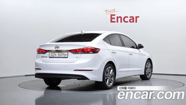 Hyundai AVANTE 2018 — photo 2