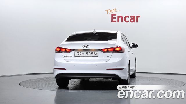 Hyundai AVANTE 2018 — photo 4