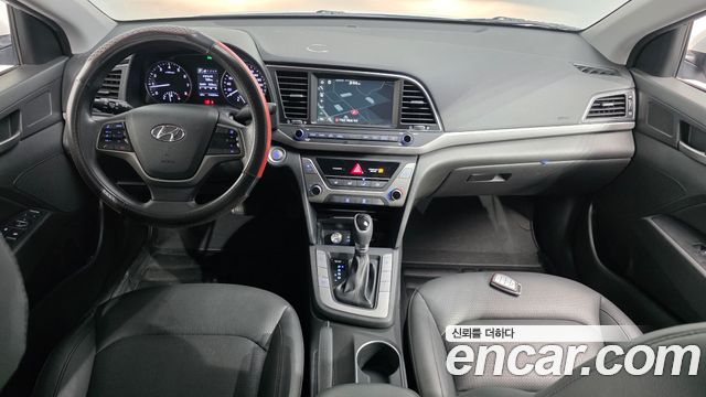 Hyundai AVANTE 2018 — photo 10