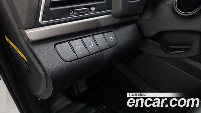 Hyundai AVANTE 2018 — photo 23