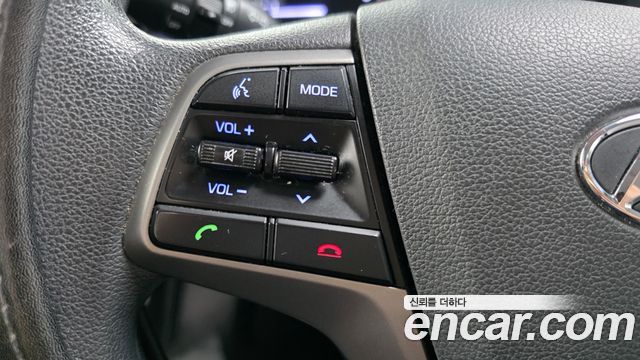 Hyundai AVANTE 2018 — photo 24