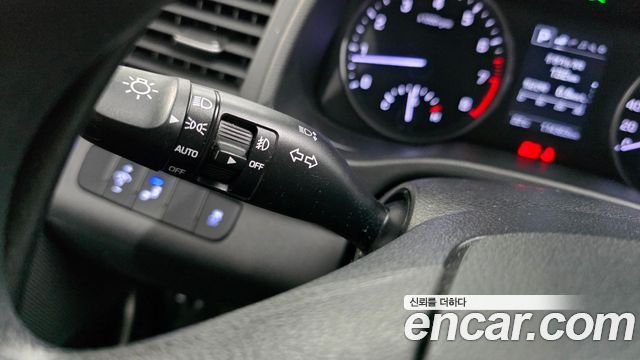 Hyundai AVANTE 2018 — photo 26