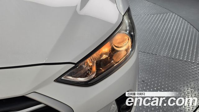 Hyundai AVANTE 2018 — photo 8