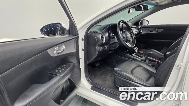 Kia K3 2022 — photo 13