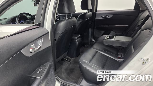 Kia K3 2022 — photo 18