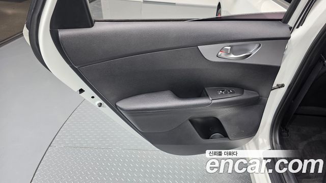 Kia K3 2022 — photo 15