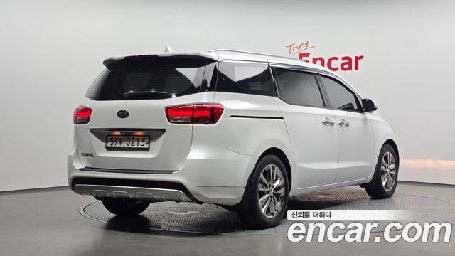 Kia Canival 2016 — photo 2