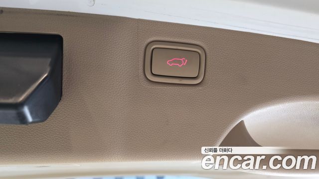 Kia Canival 2016 — photo 26