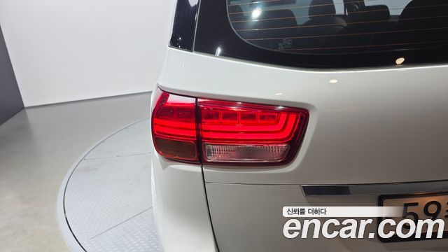 Kia Canival 2016 — photo 9