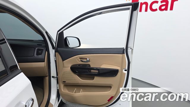 Kia Canival 2016 — photo 15