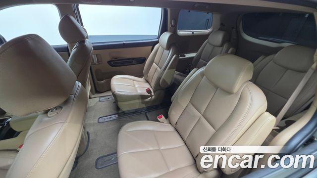 Kia Canival 2016 — photo 16