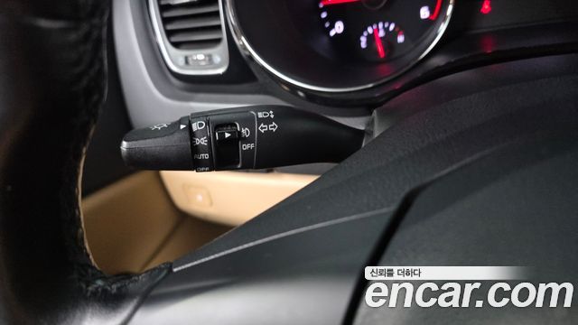 Kia Canival 2016 — photo 33