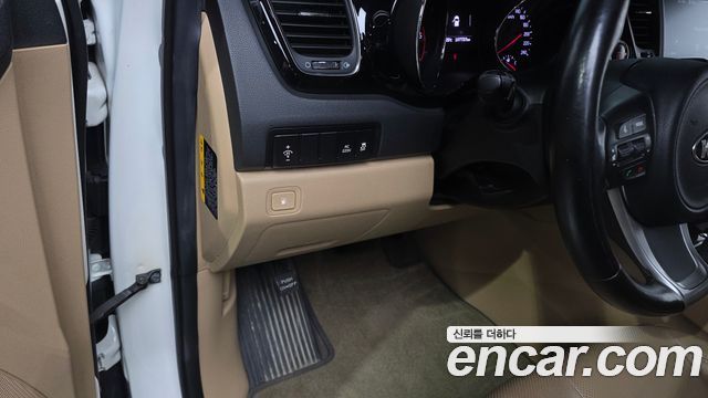 Kia Canival 2016 — photo 35