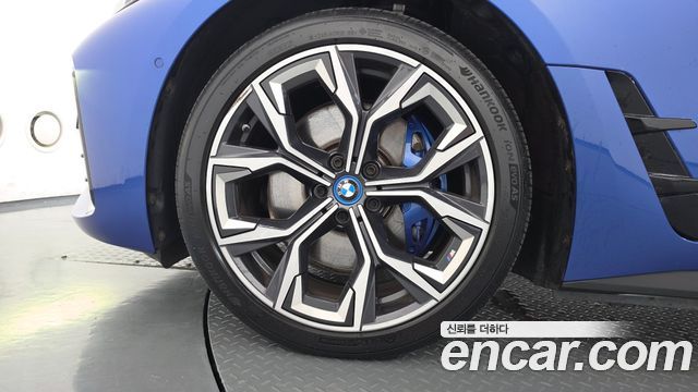 BMW i4 2023 — photo 5