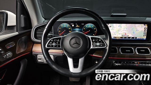 Mercedes-Benz GLE-Class 2019 — photo 19