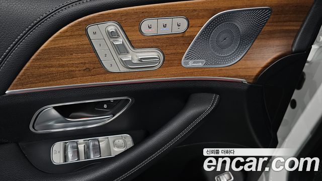 Mercedes-Benz GLE-Class 2019 — photo 27
