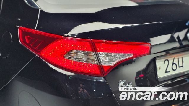 Kia K5 2012 — photo 9