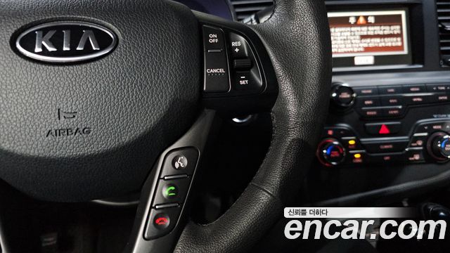 Kia K5 2012 — photo 32