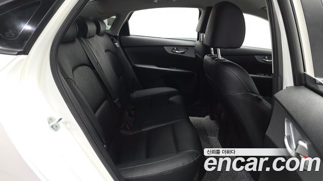 Kia K3 2022 — photo 11