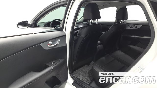 Kia K3 2022 — photo 12