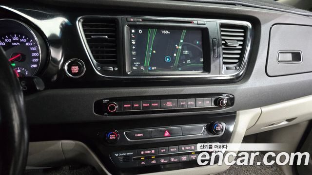 Kia Canival 2016 — photo 13