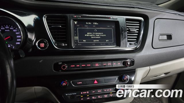 Kia Canival 2016 — photo 14