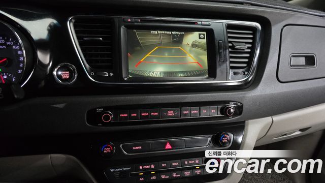 Kia Canival 2016 — photo 15