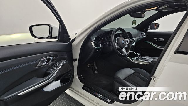 BMW 3-Series 2021 — photo 13