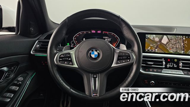 BMW 3-Series 2021 — photo 19