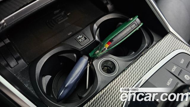 BMW 3-Series 2021 — photo 22