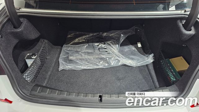 BMW 3-Series 2021 — photo 25