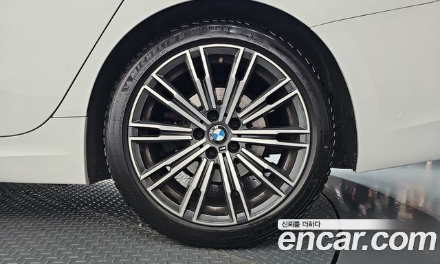 BMW 3-Series 2021 — photo 7