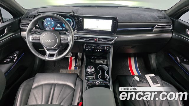 Kia K5 2023 — photo 10