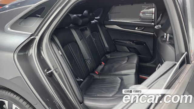 Kia K5 2023 — photo 17