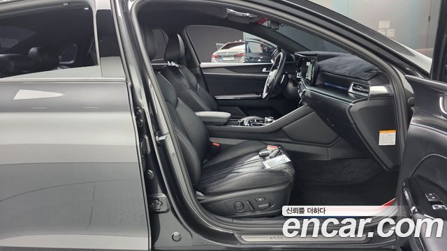 Kia K5 2023 — photo 16