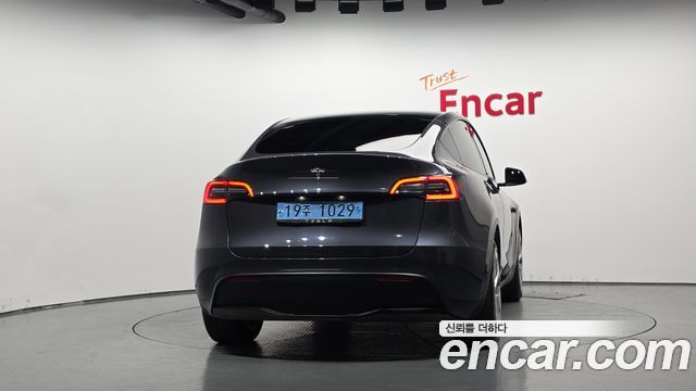 Tesla Model Y 2021 — photo 4