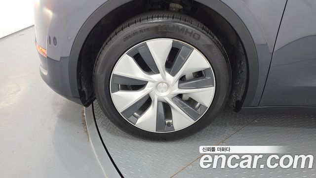 Tesla Model Y 2021 — photo 5