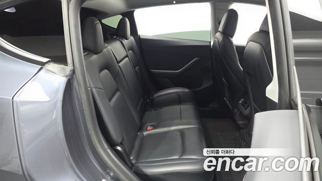 Tesla Model Y 2021 — photo 17