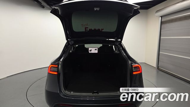 Tesla Model Y 2021 — photo 26