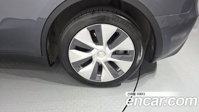 Tesla Model Y 2021 — photo 7