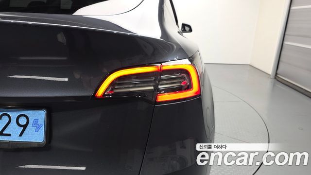 Tesla Model Y 2021 — photo 9