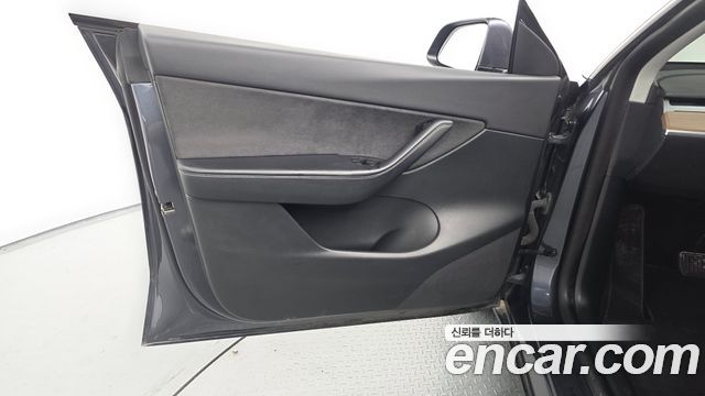 Tesla Model Y 2021 — photo 14